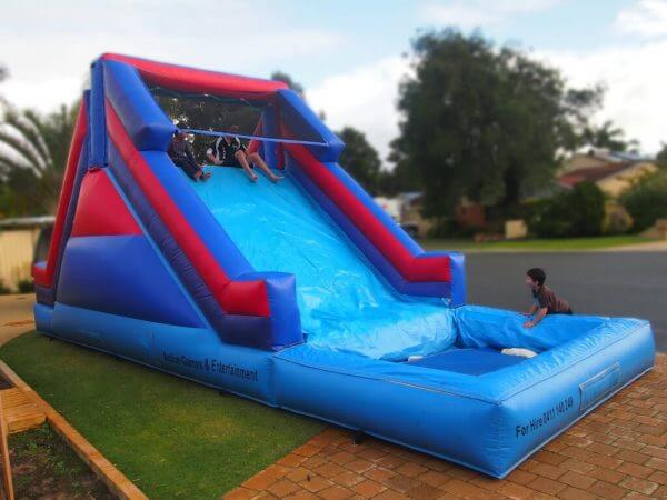 Children Playing on 8.5m Inflatable Water Slide